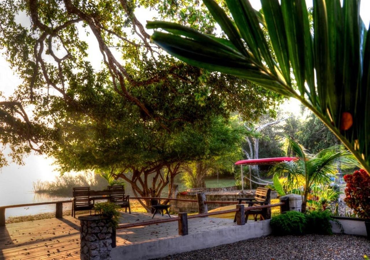Crooкed Tree Lodge Belize Crooked Tree Eksteriør bilde