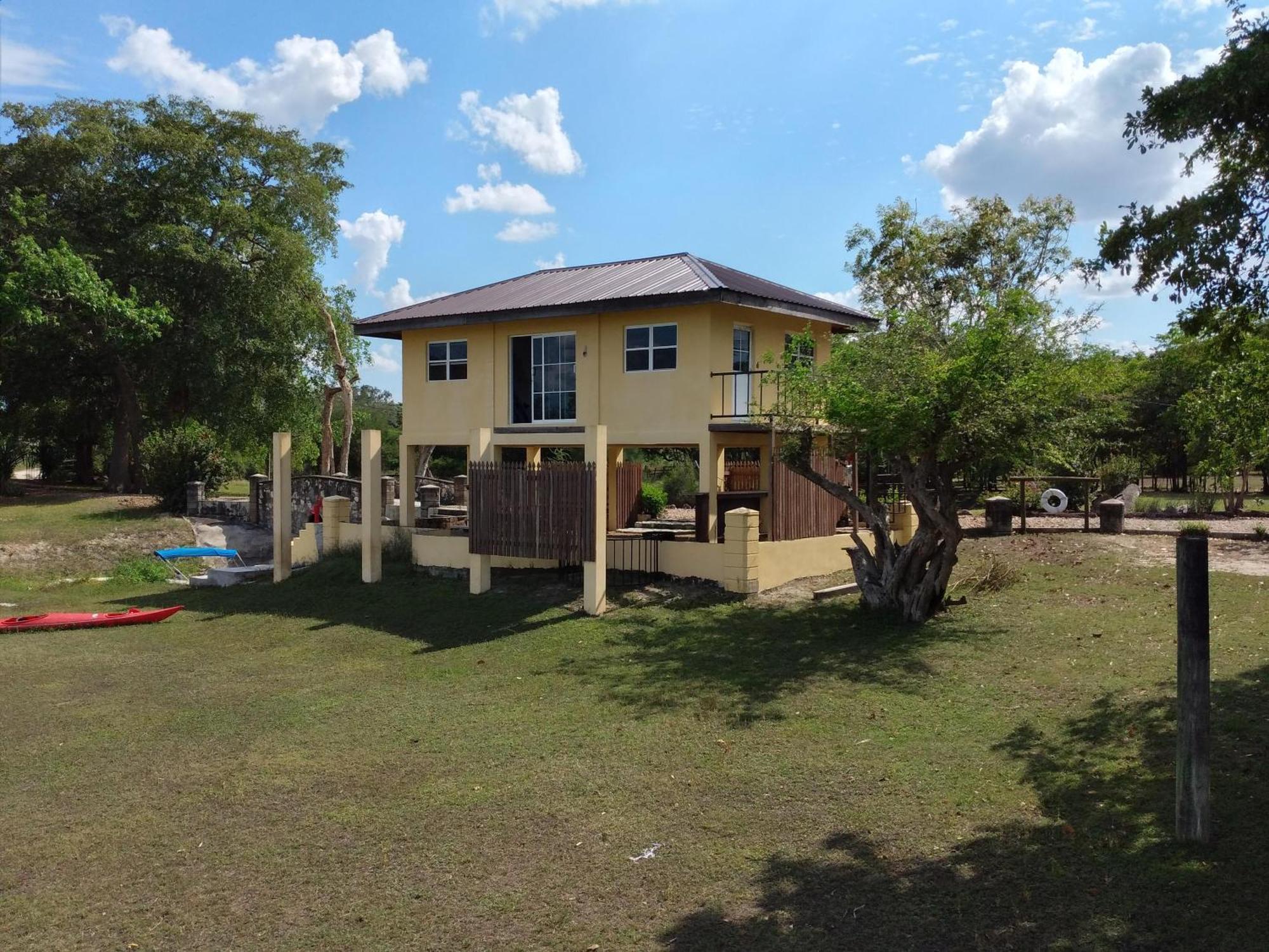 Crooкed Tree Lodge Belize Crooked Tree Eksteriør bilde